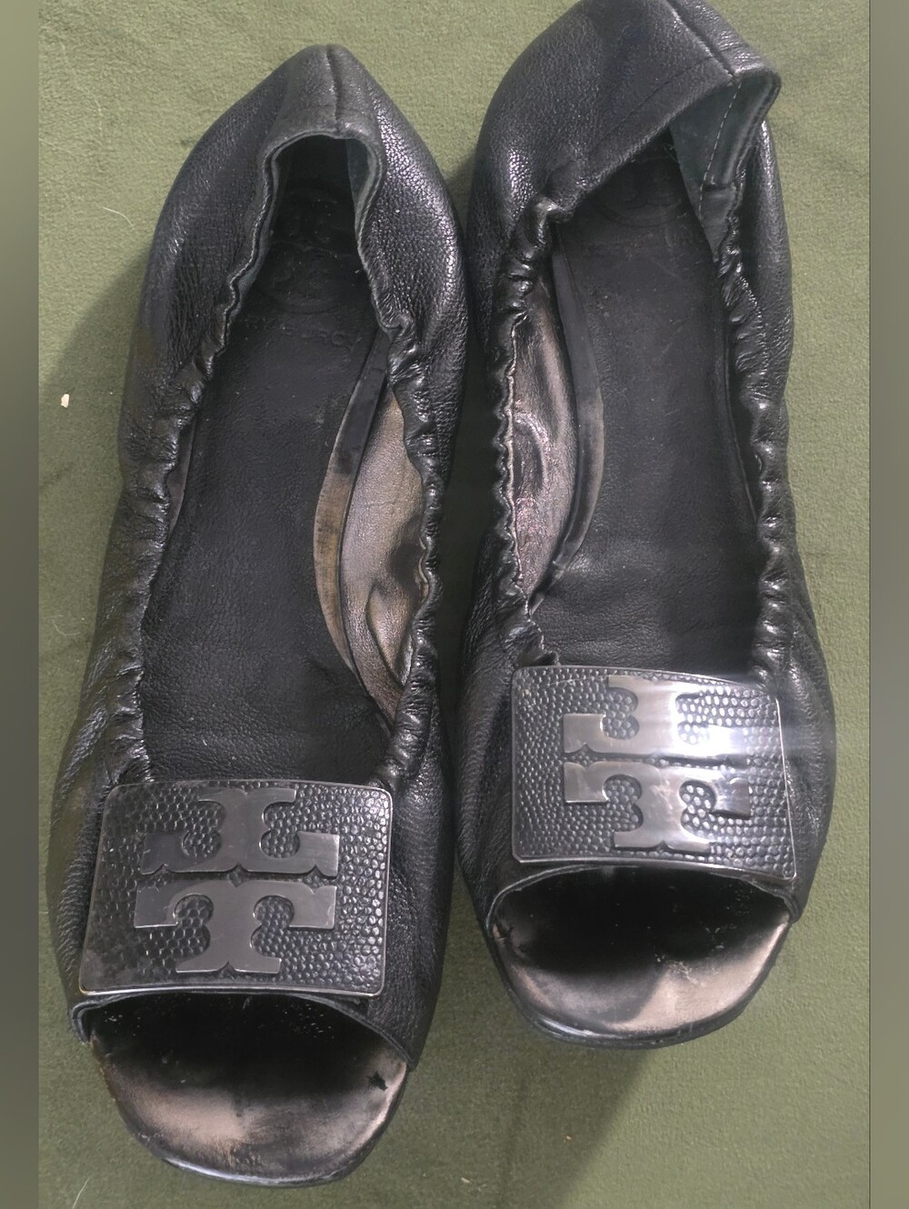 Tory Burch Womens Black Leather Peep-Toe Logo Flats Sz 8 Preowned